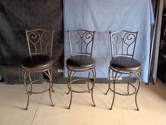 360° swivel bar stools