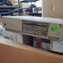Dell 486 computer with both drives vintage