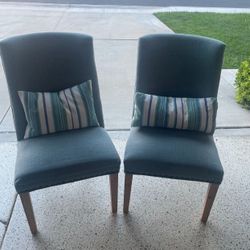 Accent Chairs 
