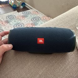 JBL Charge 4