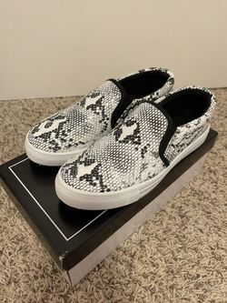 Trendy Women’s Sneakers 