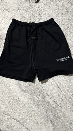 black essential shorts never worn size M
