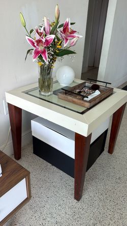 FREE – Coffee Table & 2 Matching Side Tables