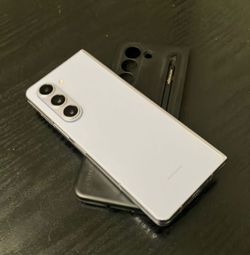 Galaxy Z Fold 5 Unlcocked 256gb