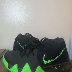 Nike Kyrie 4 Halloween 