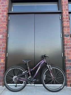 Specialized Myka Women’s Mountain Bike – XS 13” Frame - Lightweight Bicycle