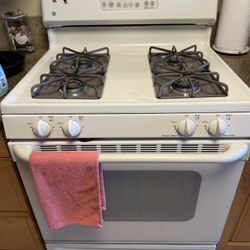 GE Gas Stove. 