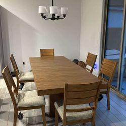 BRAND NEW Dining table 