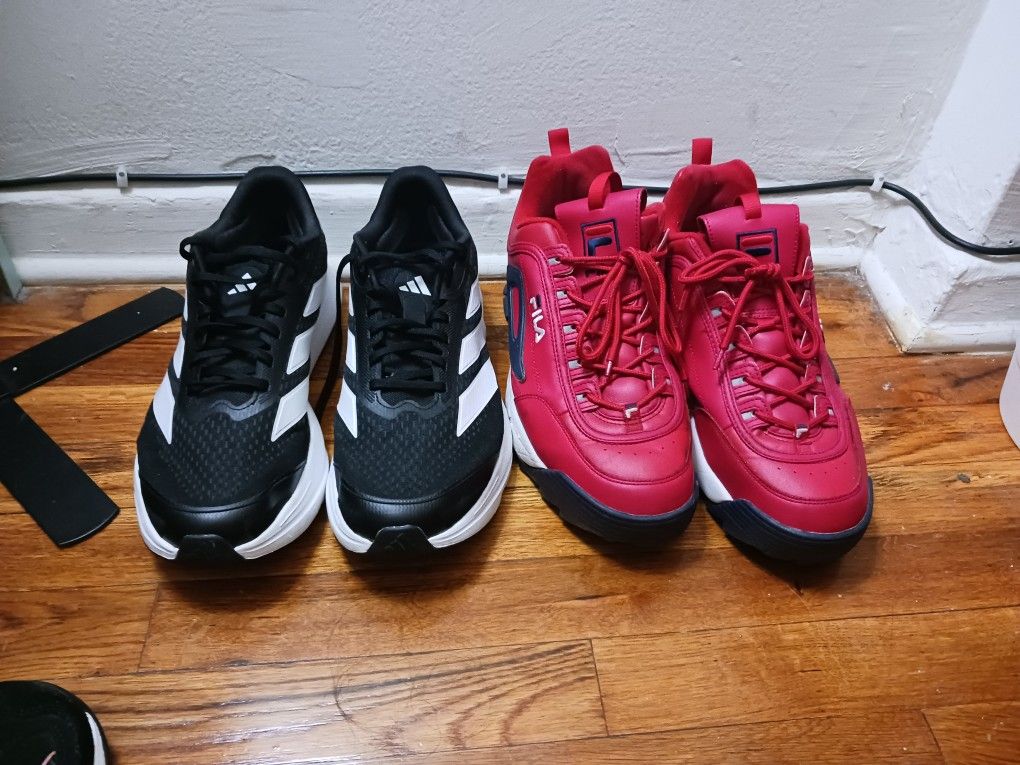 First come first pick up.
All for Only 40 dollars (all paid 200 dollars).
All size 12.
Adidas Duramo SL2 wide size 12 used 2 times with insoles New ne