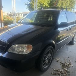2005 Kia Sedona Low Miles  Good Condition 7 Passenger 