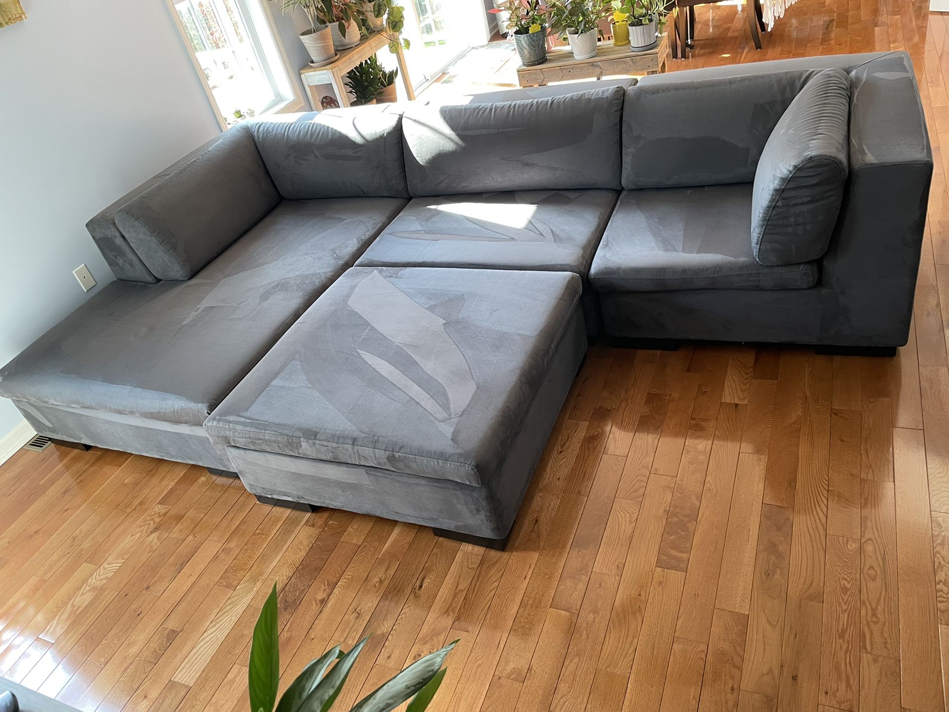 Stendmar 5 Piece Sectional