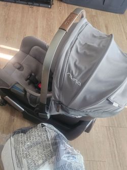 Nuva Car seat W/ Base
