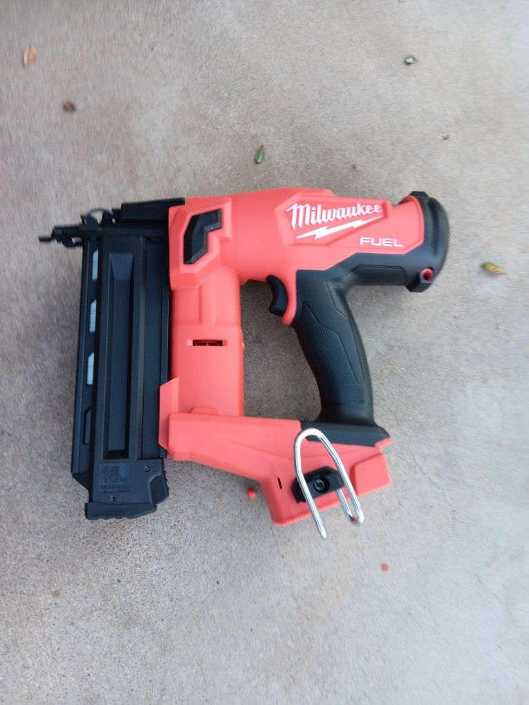 BRAD NAILER 18GA MILWAUKEE TOOL ONLY