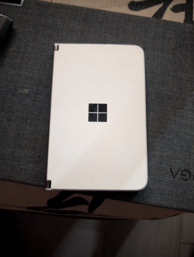 Microsoft Surface Duo 
