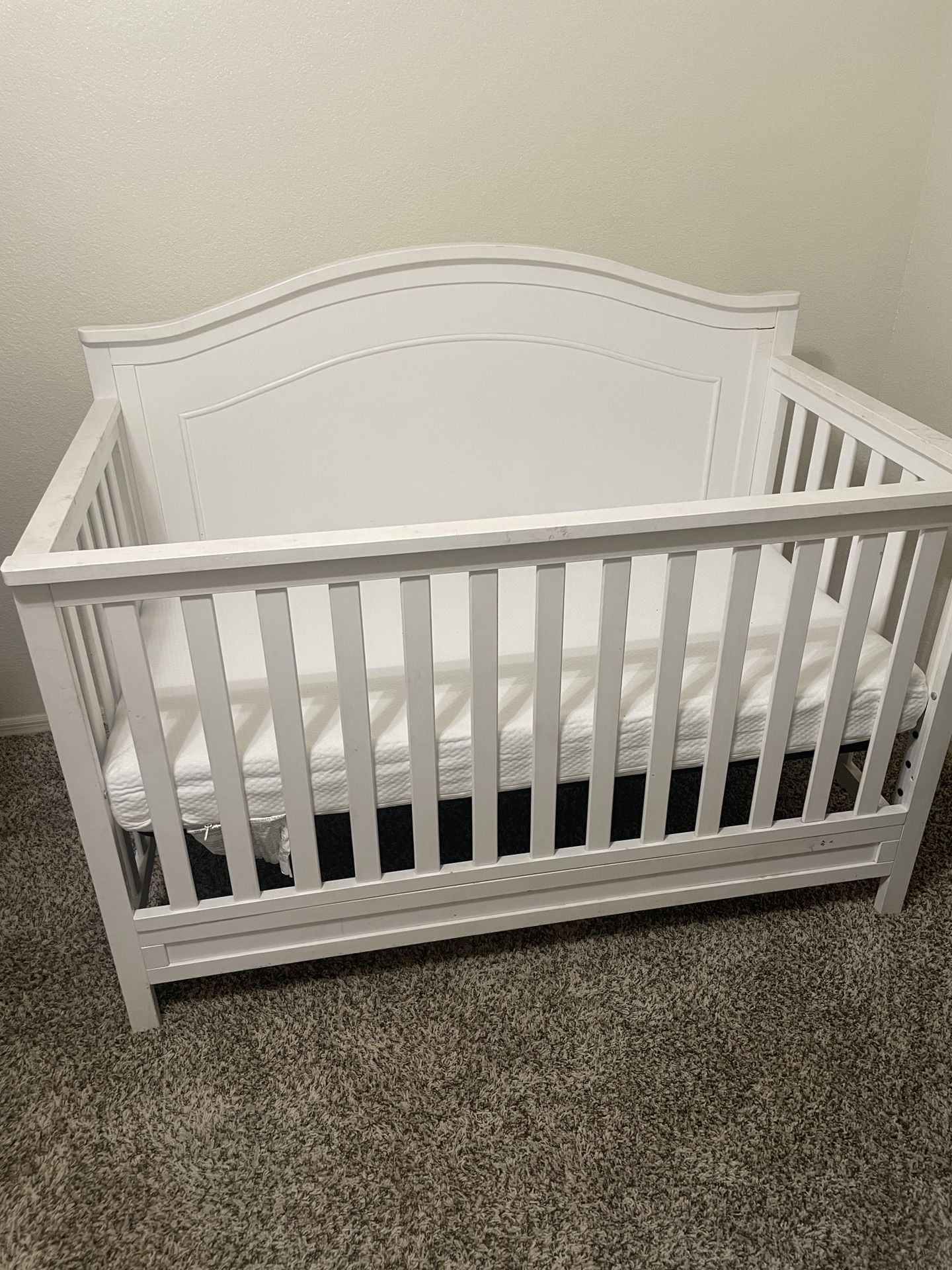 Davinci Charlie 4-in-1 Convertible Adjustable White Crib (nontoxic baby crib, mattress not included)
