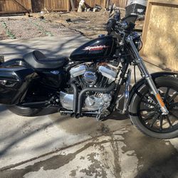 Harley Davidson Sportster 883 (no trades)