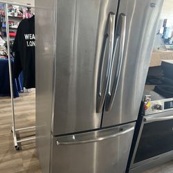 Maytag Refrigerator. Like New. Free Delivery 