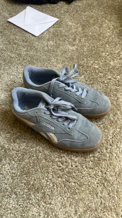 Reebok Blue Sneakers – Women’s Size 6.5