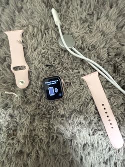 New pink Apple Watch series 9 41 mm pink band original with charger (  WiFi  )