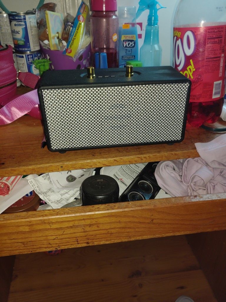 Amped Bass Jaxx Bluetooth Speaker