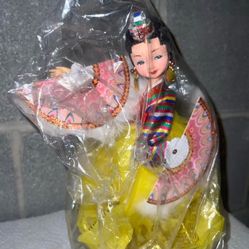 🇰🇷 Handmade Traditional Korean Dancer Doll – Vintage Cultural Collectible