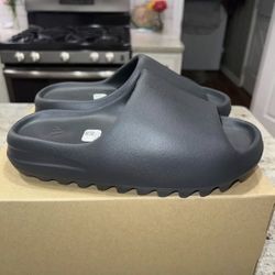 Adidas Yeezy Slide Onyx Size 7 / 8 / 10
