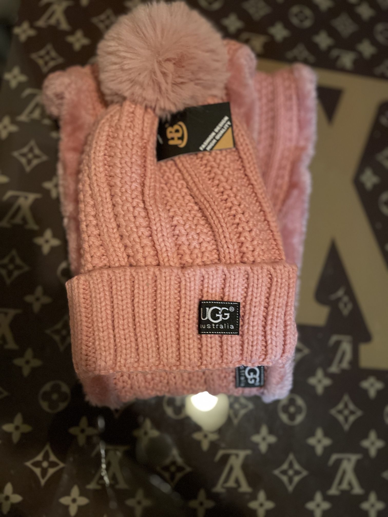 Uggs Winter Hat And Scarf