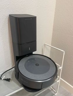 iRobot Roomba i3+ EVO Robot Vacuum