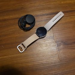 Galaxy Watch 4 With Charger