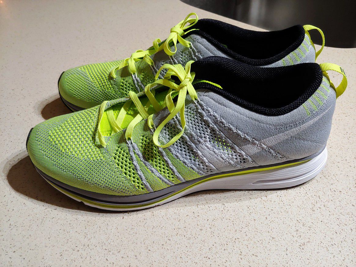 Men's Nike Flyknit Trainer Shoes 11.5