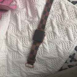 Rose Gold Apple Watch Series  5 40mm