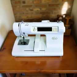 BABYLOCK Accent- Embroidery/sewing Machine
