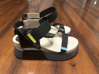 Exe Olivia 921 Wedge Sandals Size 6.5-7 Or Euro 37