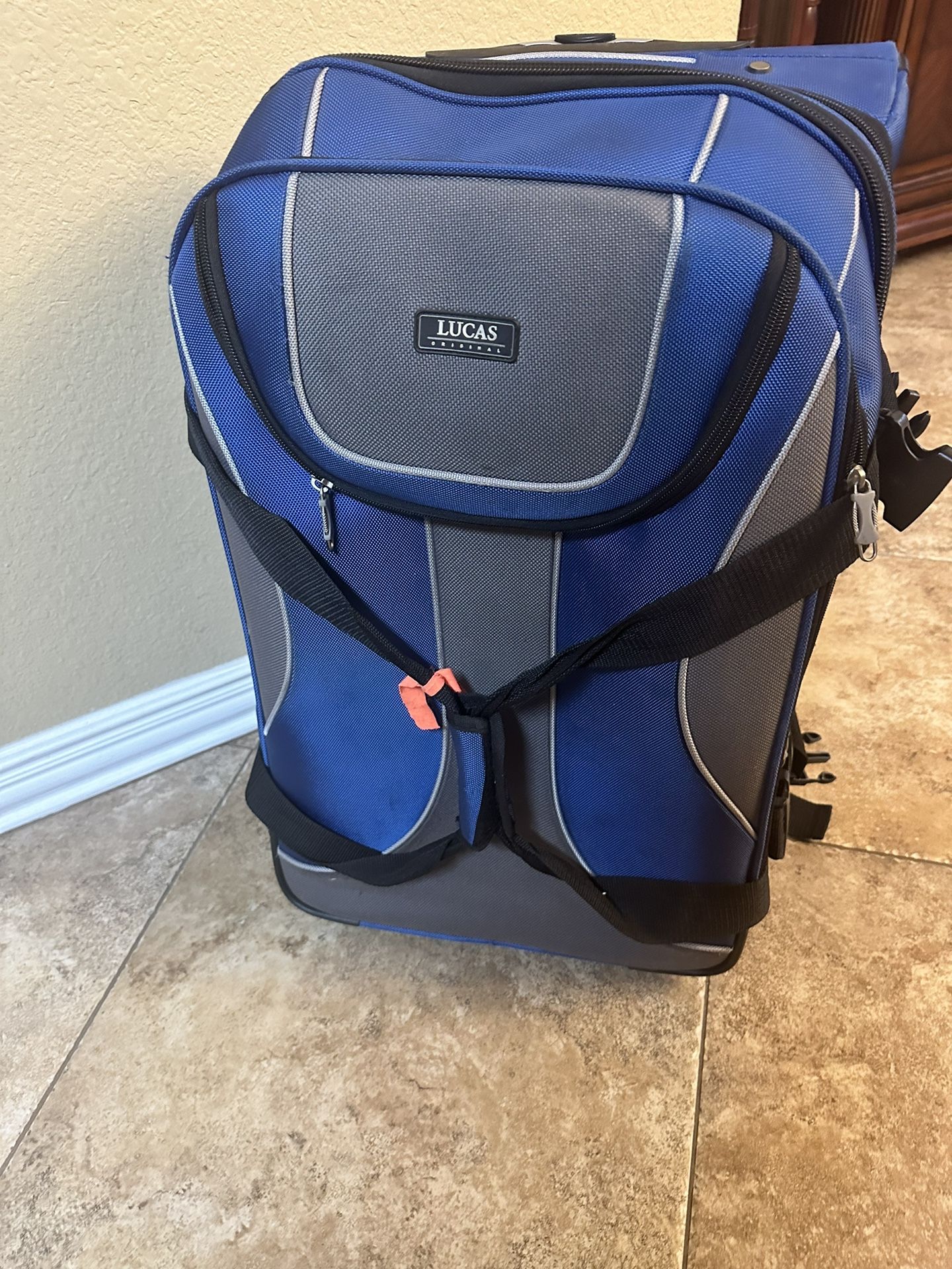 LUCAS Luggage Sport 29" VPM Expandable Wheeled Upright Suitcase 