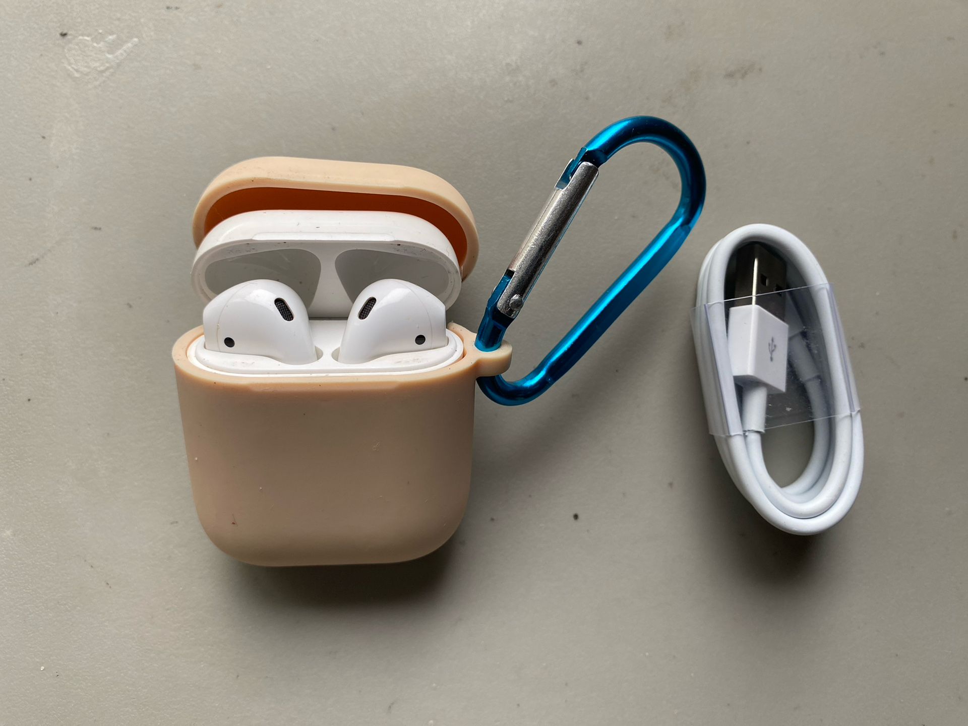 Apple AirPods A2031 Wireless Earbuds