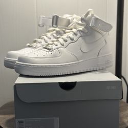 NIKE AIR FORCE 1 MID ‘07