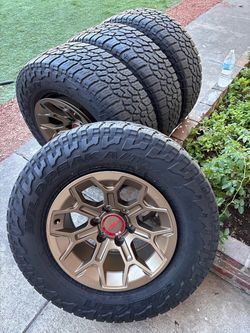 TRD pro new rims style rims and 265/70/17