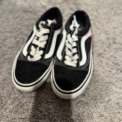Vans black 5 1/2 Youth shoes 93314 Area 