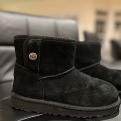 Ugg Youth - Size 2