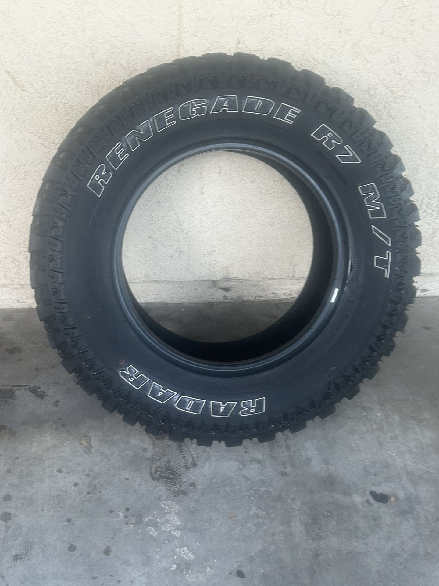 Llantas Marca RENEGADE M/T