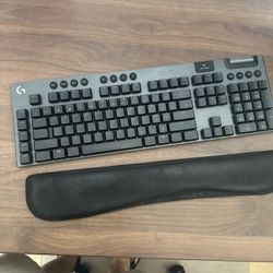 Logitech G915 Wireless Mechanical Keyboard (clicky)