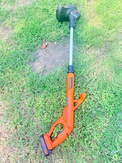 BLACK+DECKER 20V Cordless String Trimmer