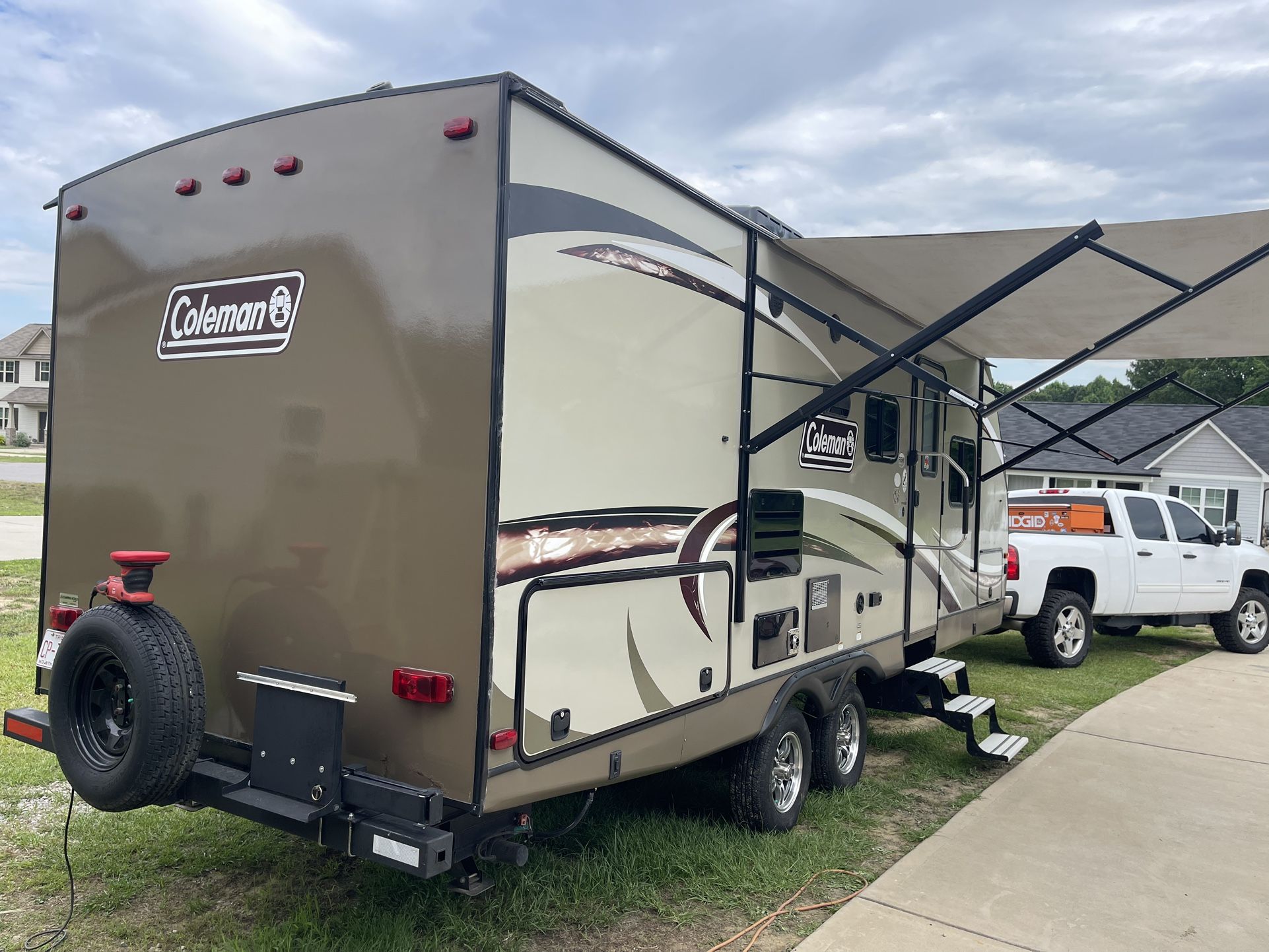 2017 Coleman 27ft