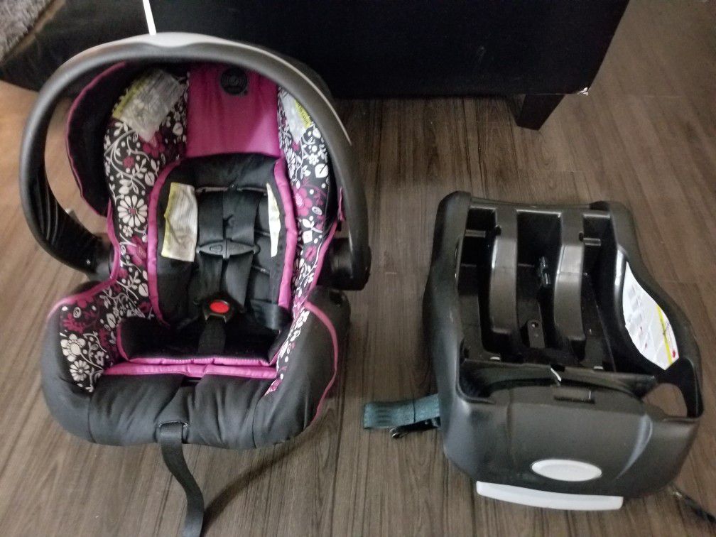 Enenflo infant car seat w/ base