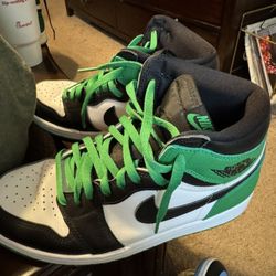 Dunks, Jordan’s And 350 For Sale
