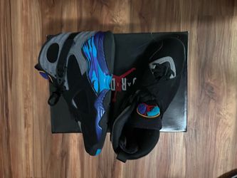 Size 9.5 air Jordan retro 8 aqua 9.5
