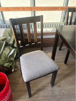 Table 4 chairs