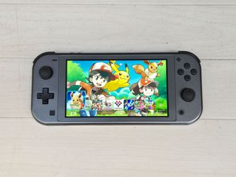 Nintendo Switch Lite with 250 Games & 10000 Retros