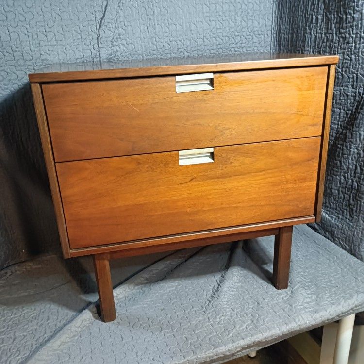 Vintage Mid-century modern 1960s Bassett Large Walnut Nightstand