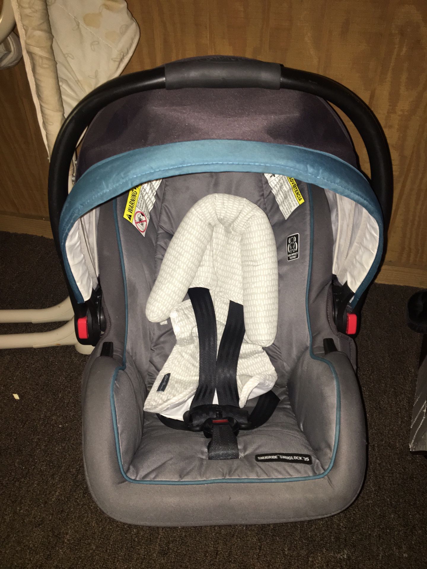 Graco snug ride car seat and infant head piece